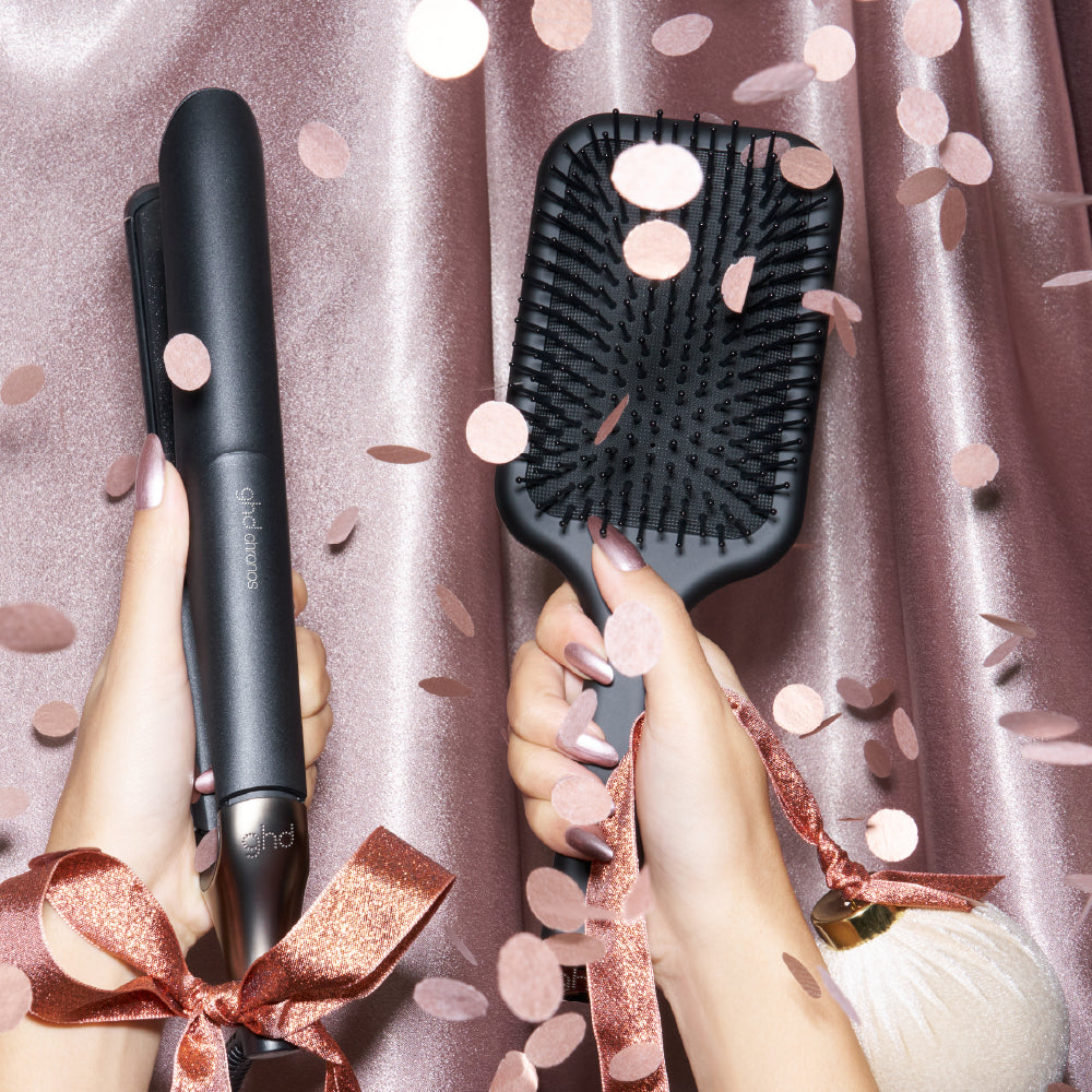 GHD CHRONOS™ GIFT SET WITH BAG AND PADDLE BRUSH IN BLACK